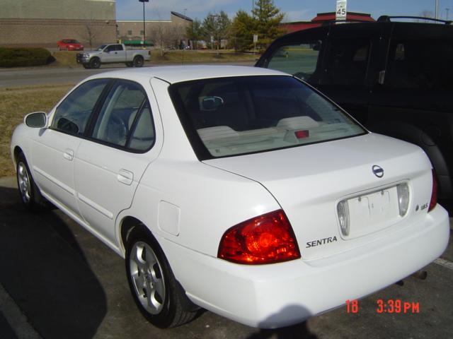Nissan Sentra 2004 photo 3