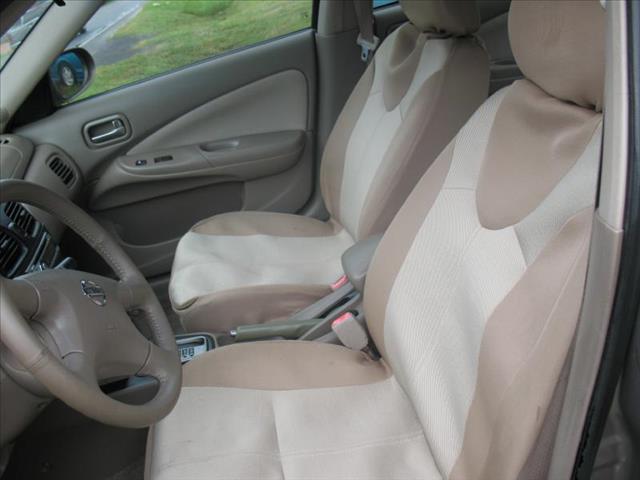 Nissan Sentra DE 4-door Sedan