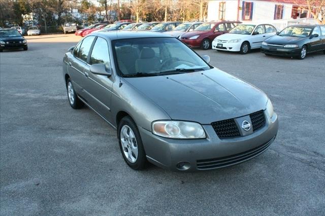 Nissan Sentra 2004 photo 4