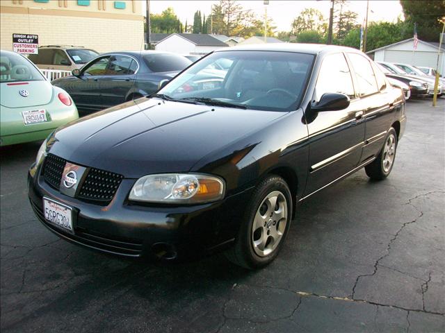 Nissan Sentra E43 Sedan