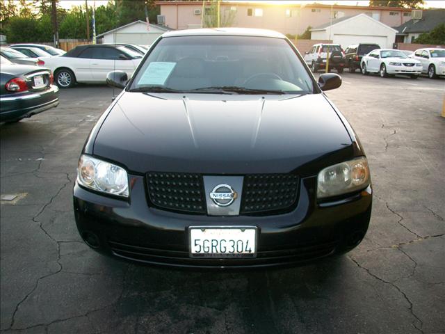 Nissan Sentra 2004 photo 1