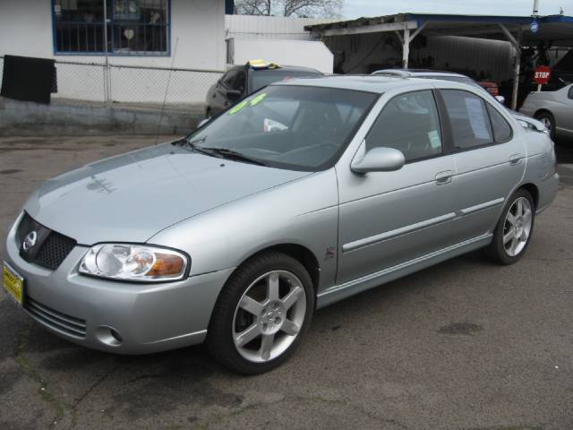 Nissan Sentra Crew Cab Standard Box 4-wheel Drive Denali Sedan