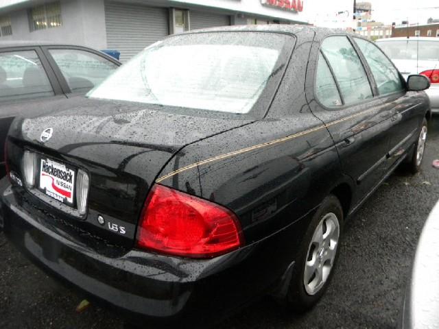 Nissan Sentra 2004 photo 2