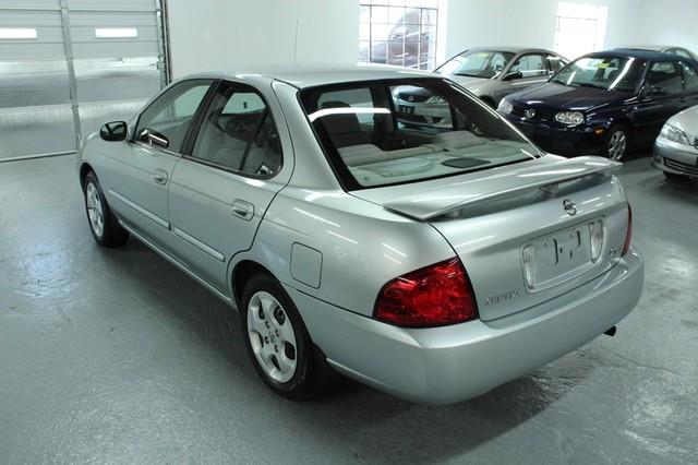 Nissan Sentra 2004 photo 2