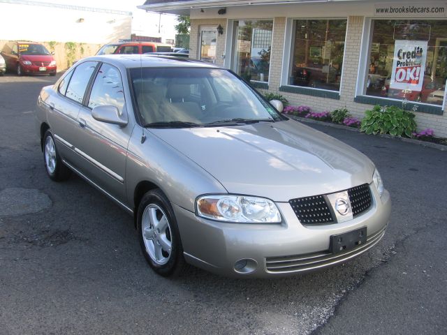 Nissan Sentra Pickupslt Quad Cab SWB 4WD 4x4 Truck Sedan