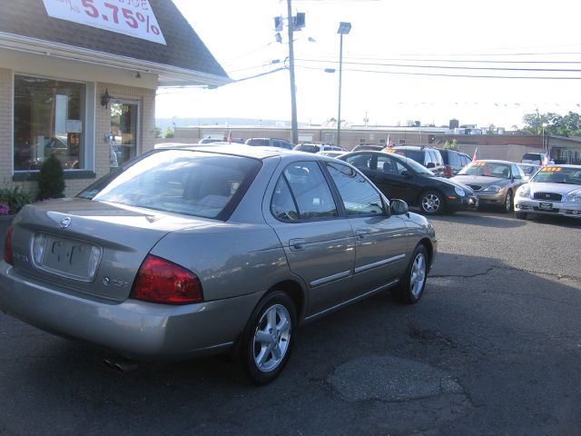 Nissan Sentra 2004 photo 1
