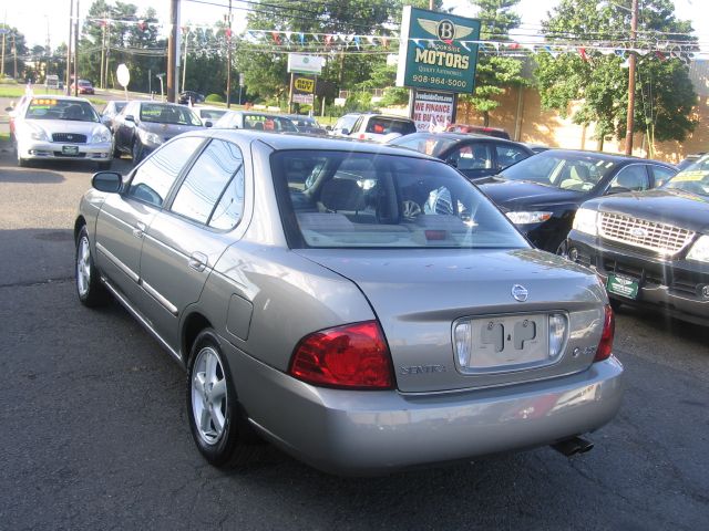 Nissan Sentra 2004 photo 2