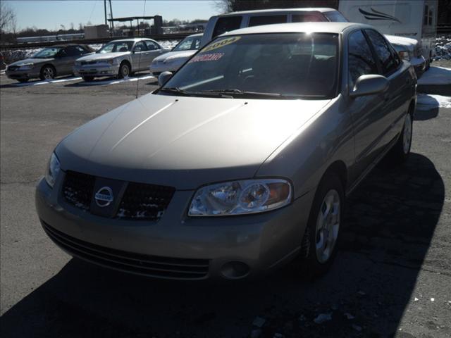 Nissan Sentra E43 Sedan