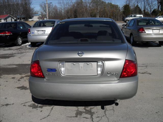 Nissan Sentra 2004 photo 3