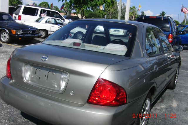 Nissan Sentra 2004 photo 1