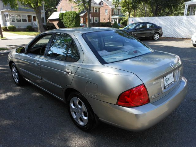 Nissan Sentra 2004 photo 1