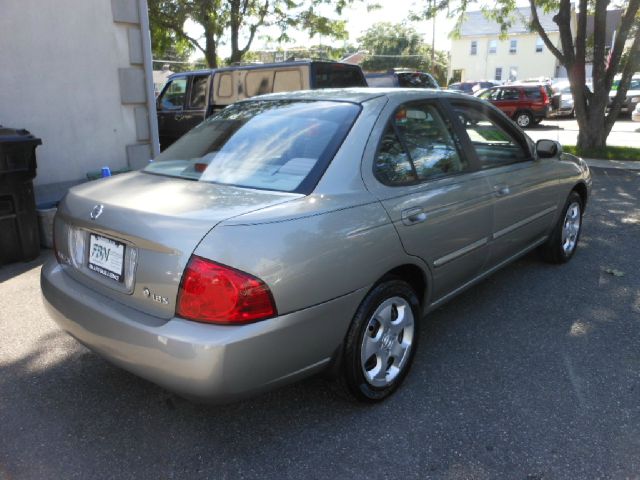 Nissan Sentra 2004 photo 2
