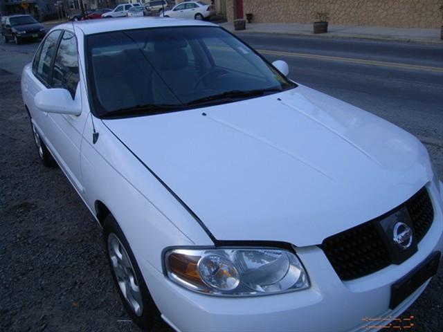 Nissan Sentra Crew Cab Standard Box 2-wheel Drive SLE Sedan