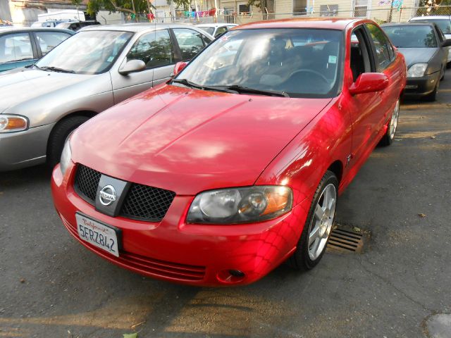 Nissan Sentra Crew Cab Standard Box 4-wheel Drive SLE Sedan