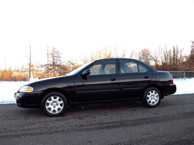 Nissan Sentra 2004 photo 1