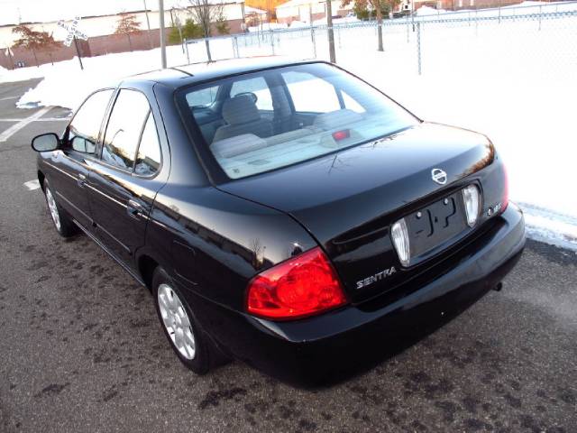 Nissan Sentra 2004 photo 4