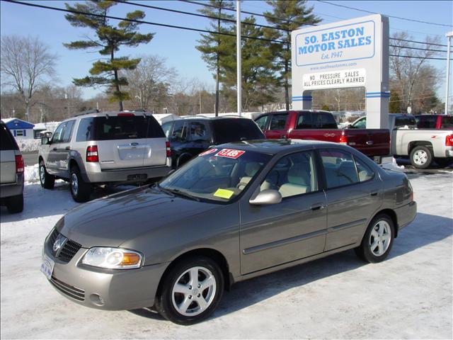 Nissan Sentra 2WD Crew Cab 140.5 Laramie Sedan