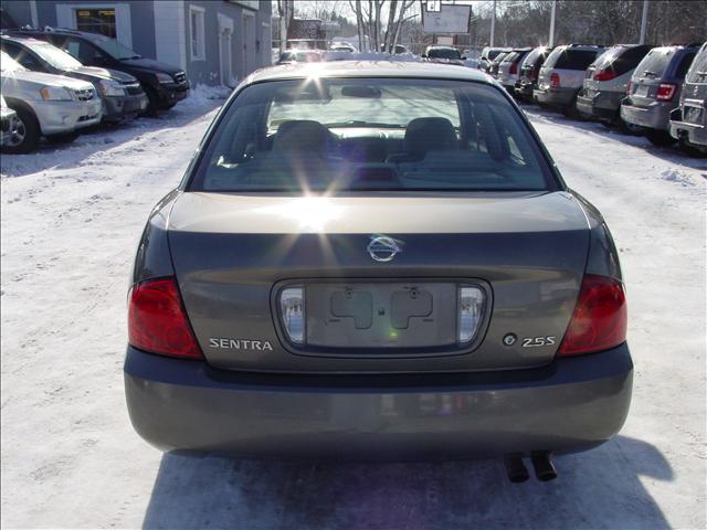 Nissan Sentra 2004 photo 4