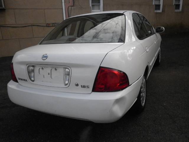 Nissan Sentra 2004 photo 2