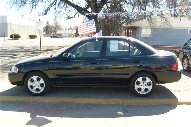 Nissan Sentra Crew Cab Standard Box 2-wheel Drive SLE Sedan