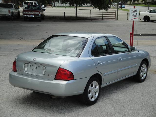 Nissan Sentra 2004 photo 3