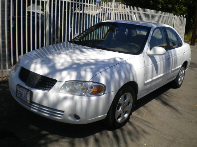 Nissan Sentra 2004 photo 4