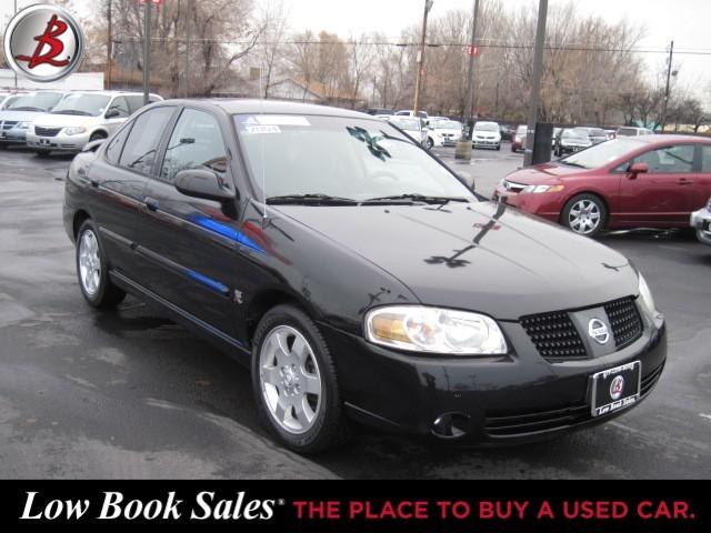 Nissan Sentra Crew Cab Standard Box 4-wheel Drive SLE Sedan