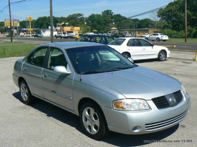 Nissan Sentra E43 Sedan