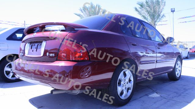 Nissan Sentra E43 Sedan