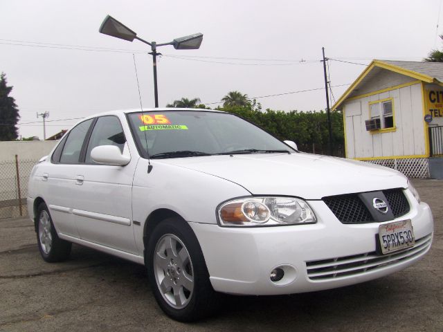 Nissan Sentra 2005 photo 1