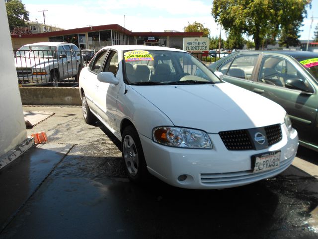 Nissan Sentra 2005 photo 2