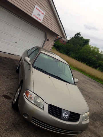 Nissan Sentra E43 Sedan