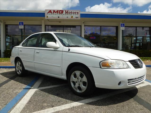 Nissan Sentra E43 Sedan
