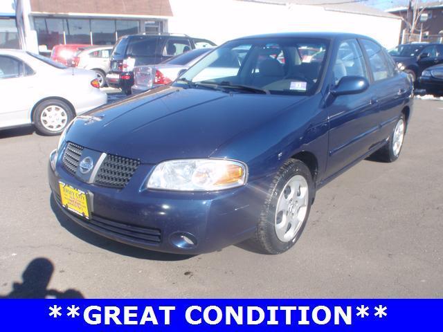 Nissan Sentra E43 Sedan