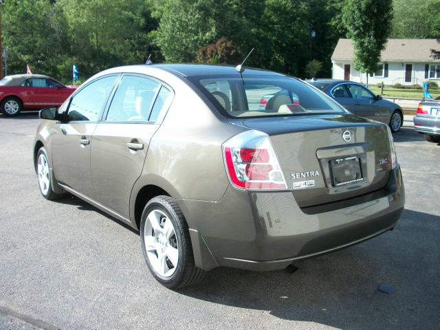 Nissan Sentra SLT Heavy DUTY Sedan