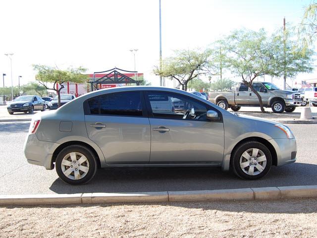 Nissan Sentra 4matic 4dr 3.5L AWD SUV Sedan