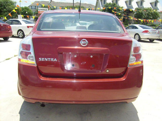 Nissan Sentra 4matic 4dr 3.5L AWD SUV Sedan