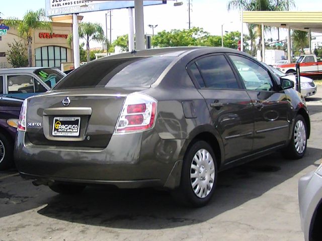 Nissan Sentra 4matic 4dr 3.5L AWD SUV Sedan