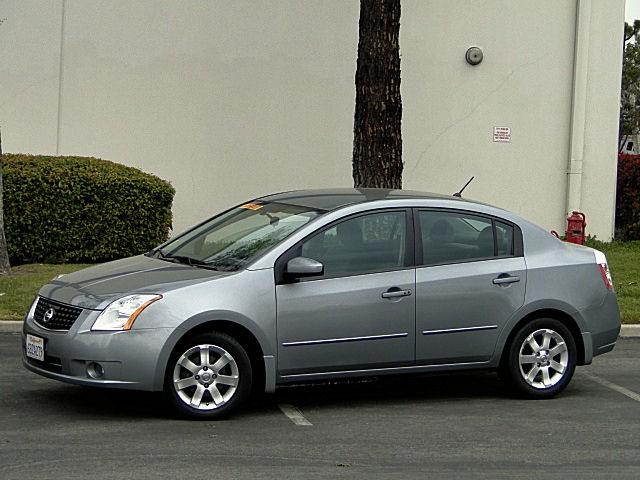 Nissan Sentra SLT Heavy DUTY Sedan