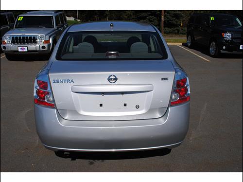 Nissan Sentra 2009 photo 2