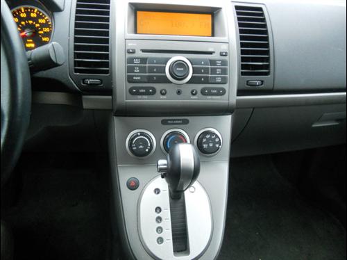 Nissan Sentra 2009 photo 2