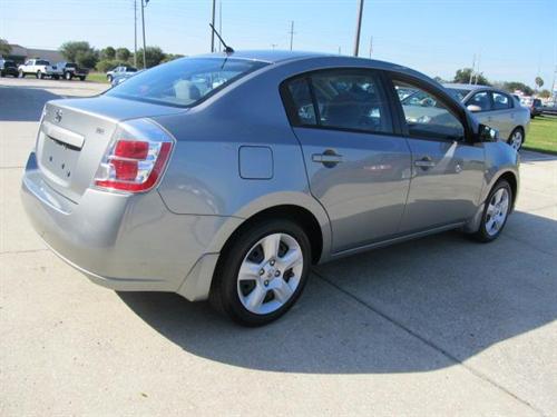 Nissan Sentra 2009 photo 2
