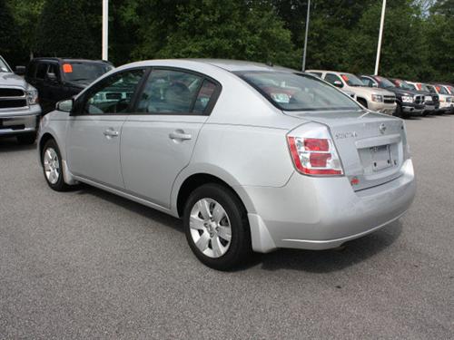 Nissan Sentra 2009 photo 1