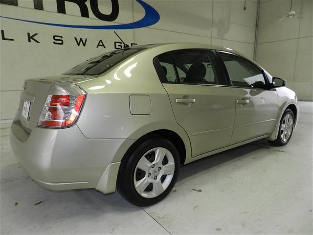 Nissan Sentra 2009 photo 2
