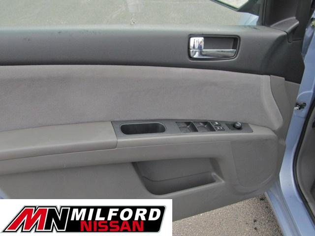 Nissan Sentra 2009 photo 2