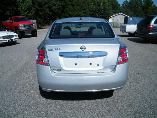 Nissan Sentra 2010 photo 2