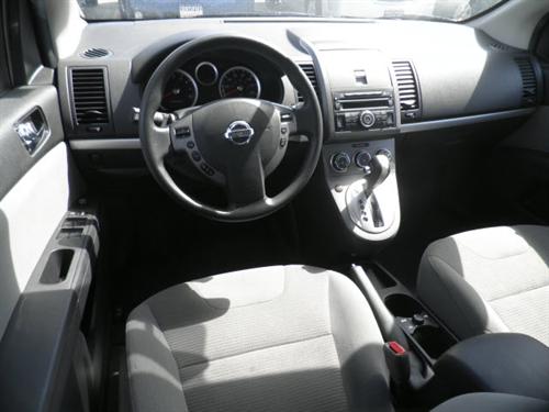 Nissan Sentra 2010 photo 2