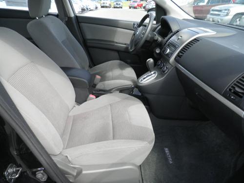 Nissan Sentra 2010 photo 4