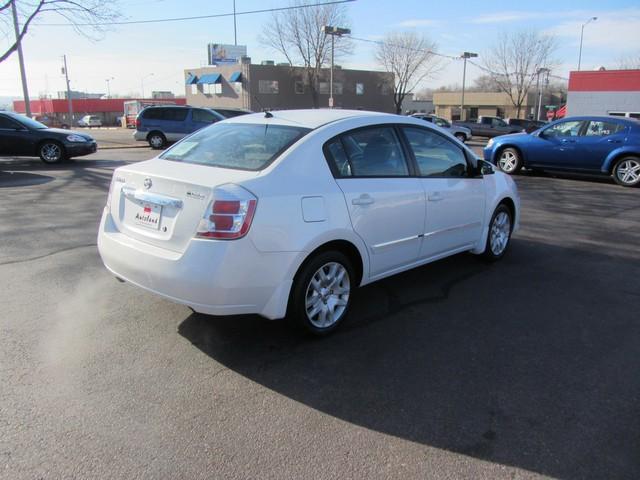 Nissan Sentra 2010 photo 5