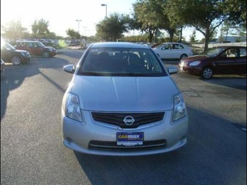 Nissan Sentra 2010 photo 1
